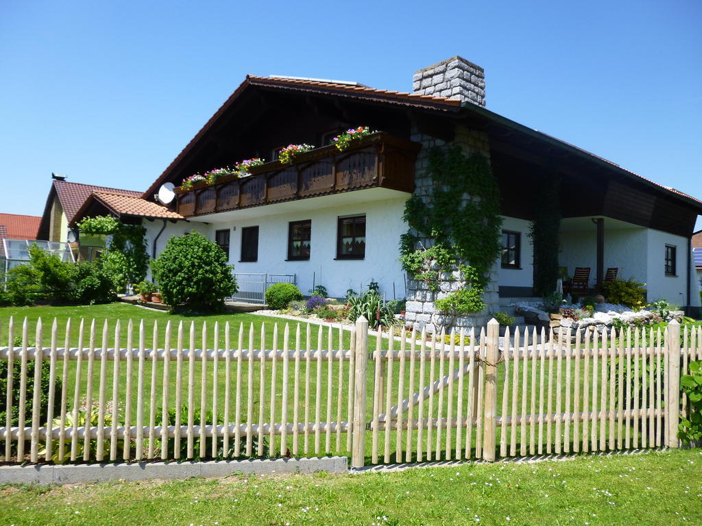 Hotel Gästehaus Fischer Eschlkam Exterior foto